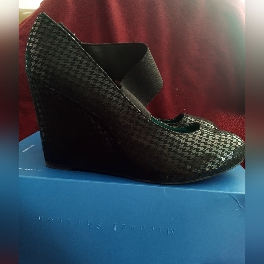 Pre-owned London Rebel Wedges, Black & Charcoal Houndstooth, size 8.5